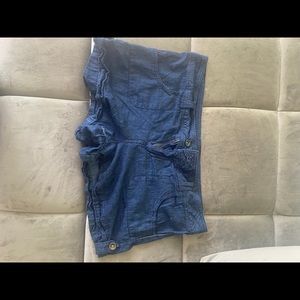 Dark blue short shorts